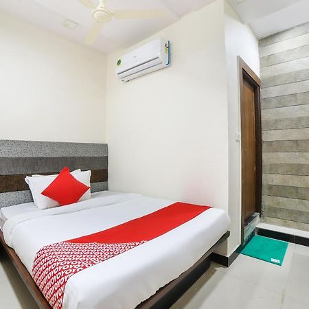 Oyo 67345 Hotel Anjani Inn Naroda Exterior foto