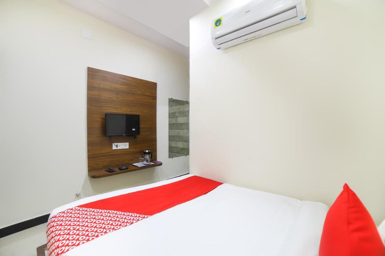 Oyo 67345 Hotel Anjani Inn Naroda Exterior foto