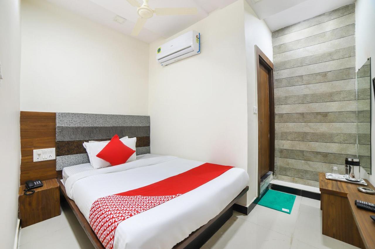 Oyo 67345 Hotel Anjani Inn Naroda Exterior foto