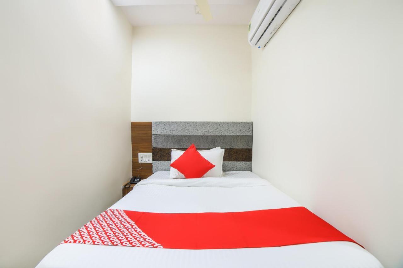 Oyo 67345 Hotel Anjani Inn Naroda Exterior foto