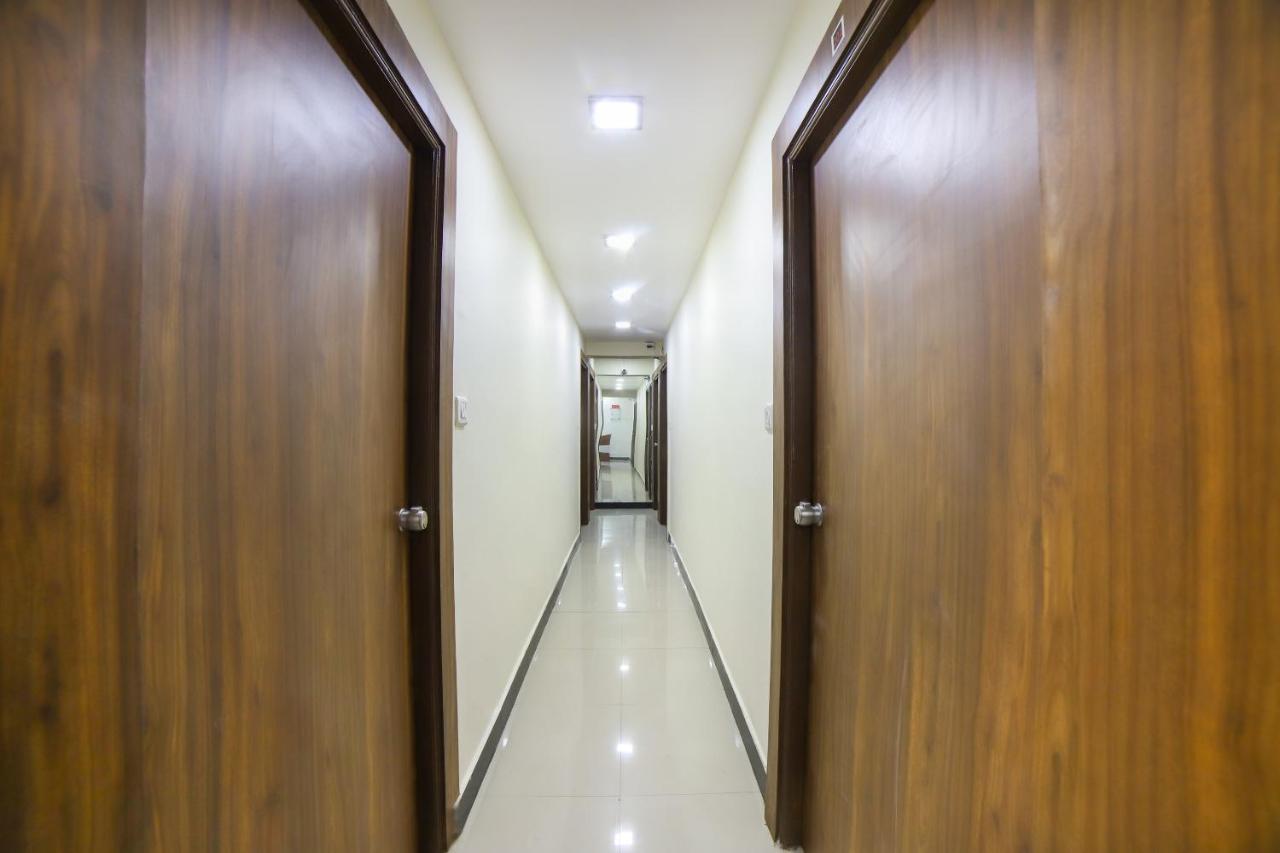 Oyo 67345 Hotel Anjani Inn Naroda Exterior foto